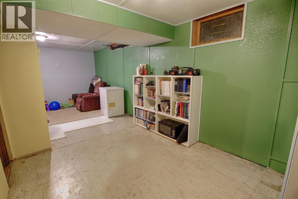 4810 57 ave - 24