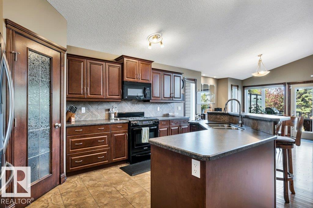 48 LAMPLIGHT DR - 10