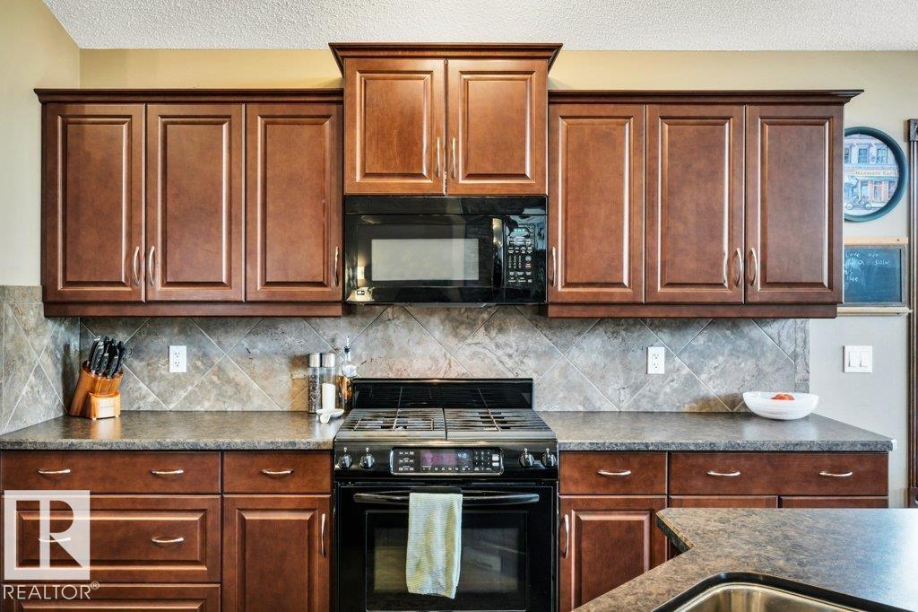48 LAMPLIGHT DR - 13
