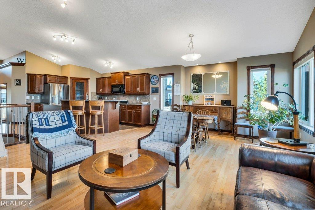48 LAMPLIGHT DR - 17