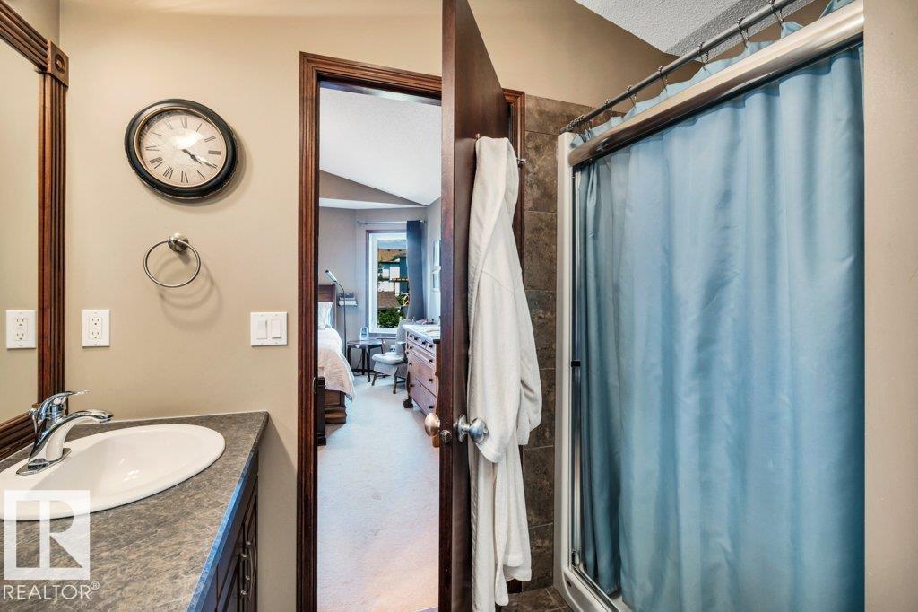 48 LAMPLIGHT DR - 27