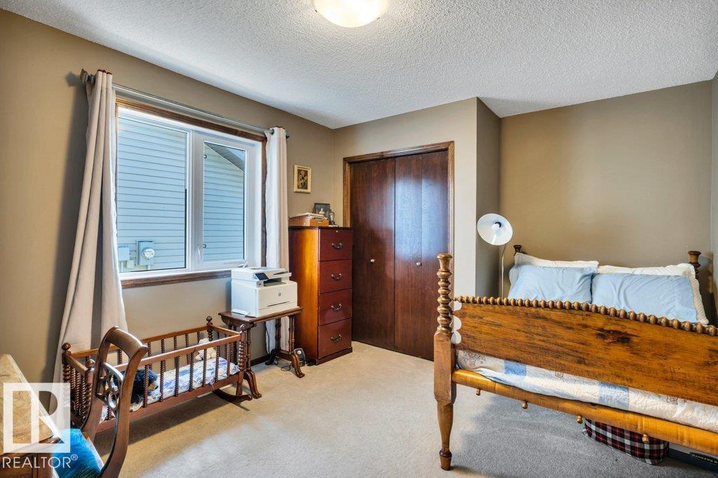 48 LAMPLIGHT DR - 29