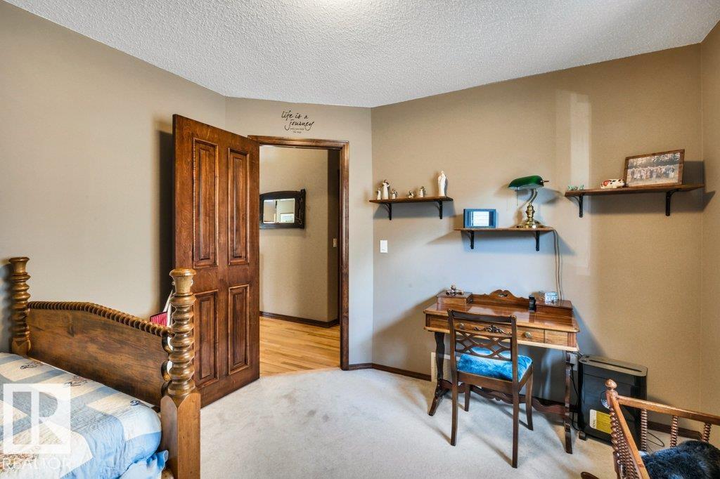 48 LAMPLIGHT DR - 30