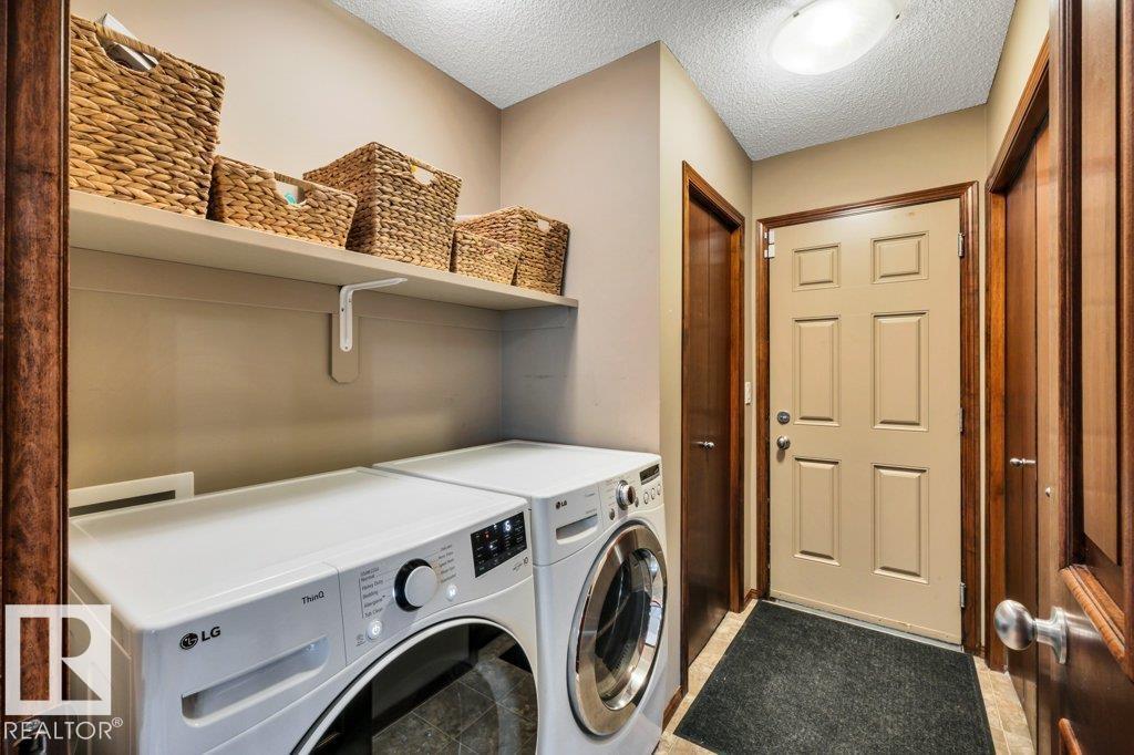 48 LAMPLIGHT DR - 32
