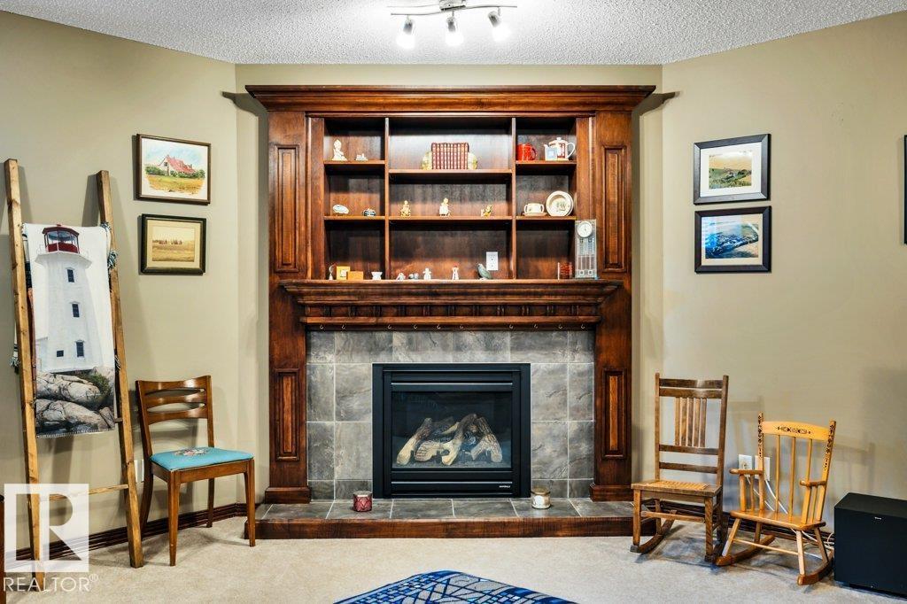 48 LAMPLIGHT DR - 36