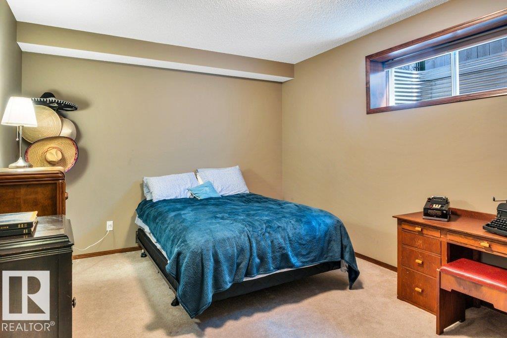 48 LAMPLIGHT DR - 38