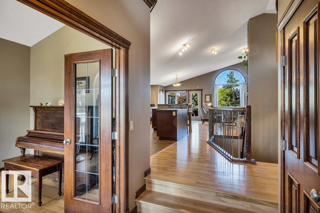 48 LAMPLIGHT DR - 4