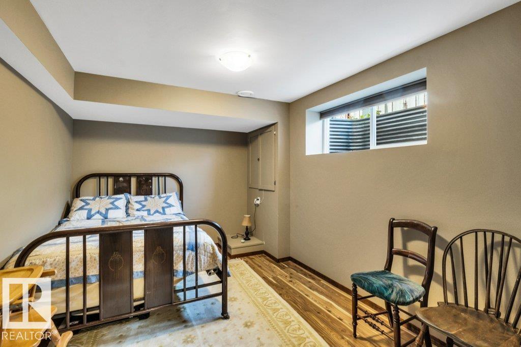 48 LAMPLIGHT DR - 42