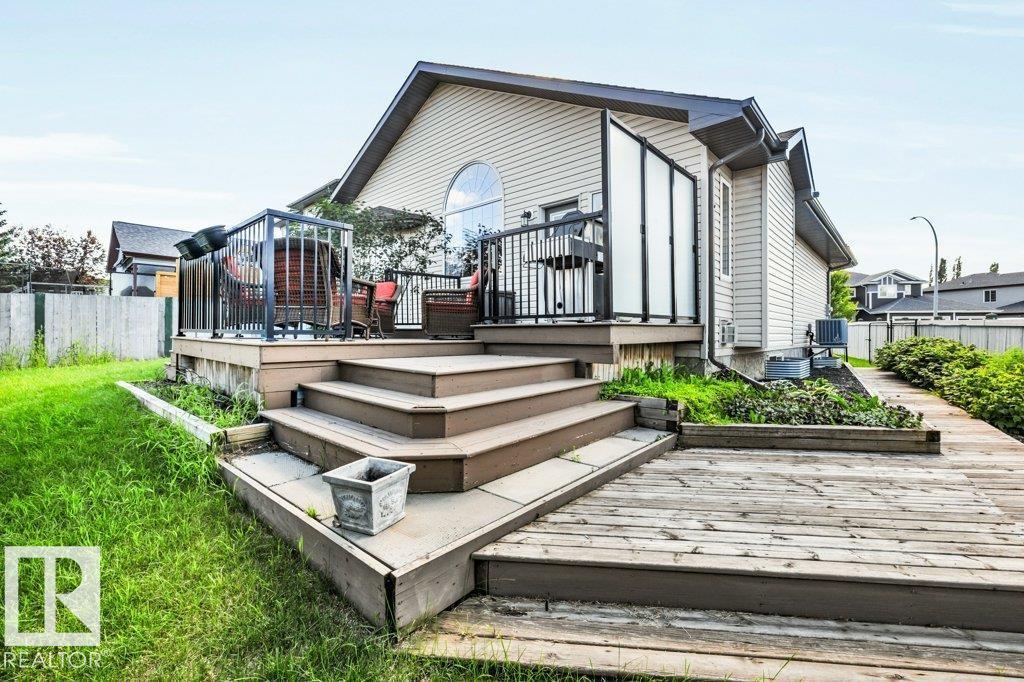 48 LAMPLIGHT DR - 50