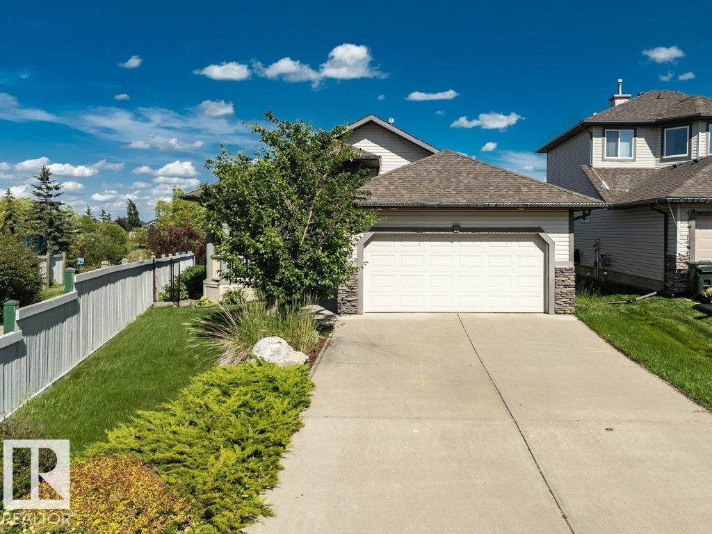 48 LAMPLIGHT DR - 52