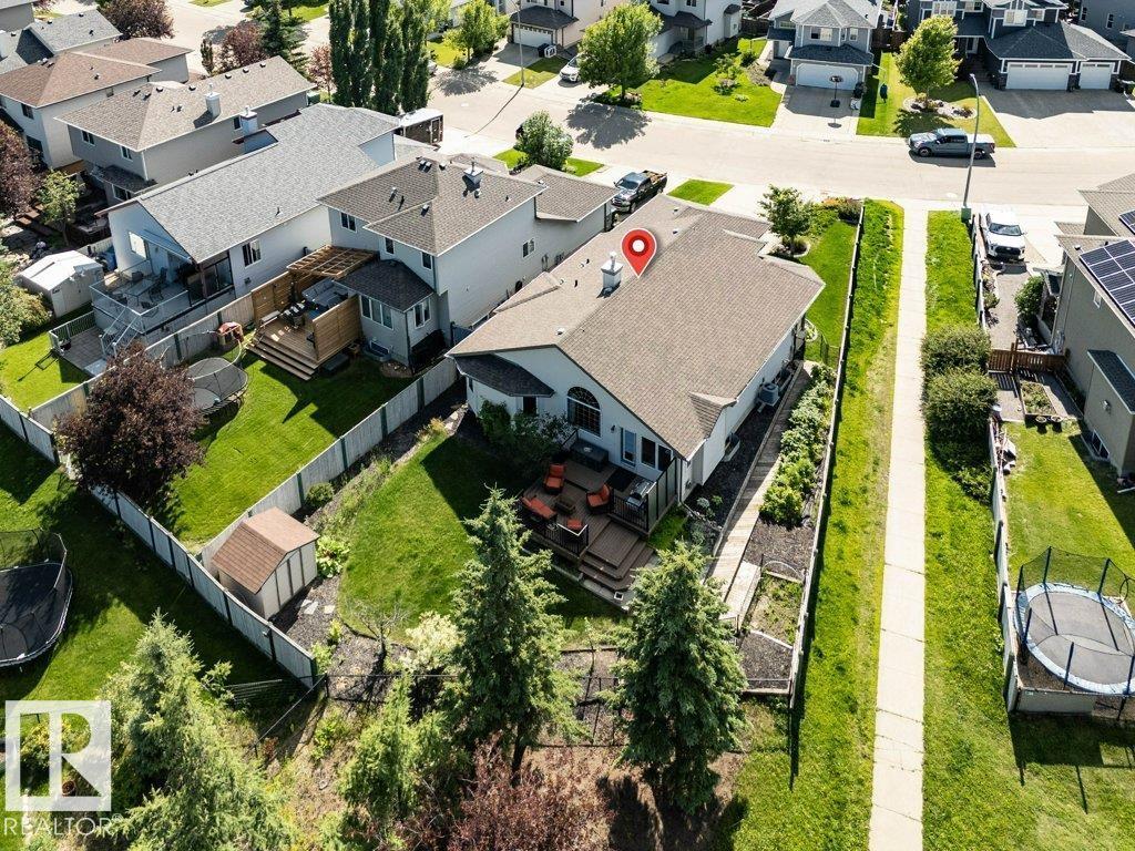 48 LAMPLIGHT DR - 64