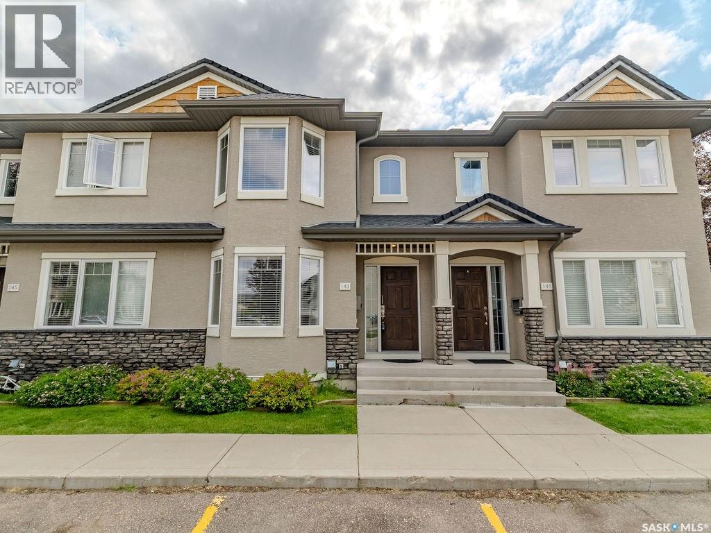 #143 135 Ashworth CRESCENT - 1