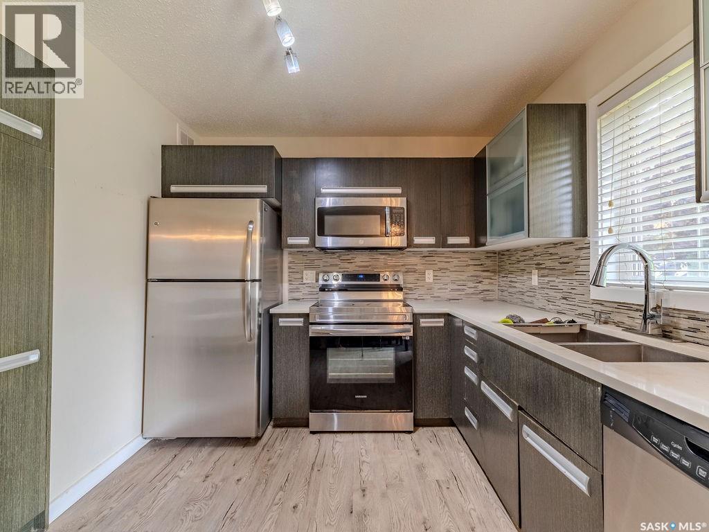 #143 135 Ashworth CRESCENT - 12