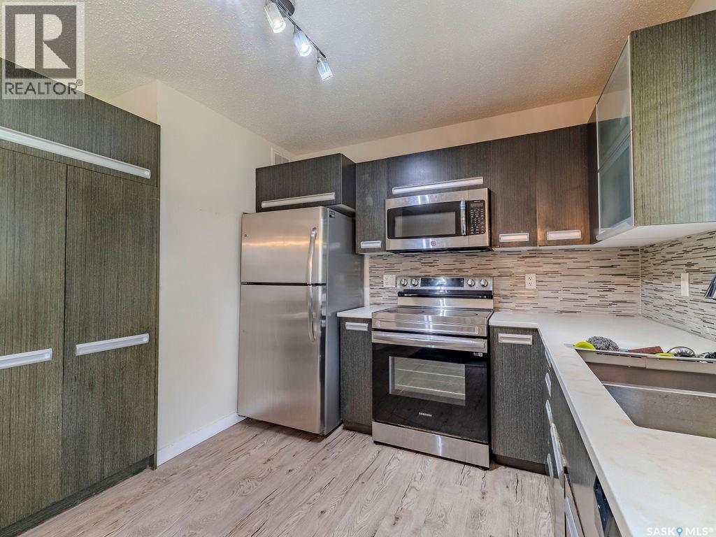 #143 135 Ashworth CRESCENT - 13