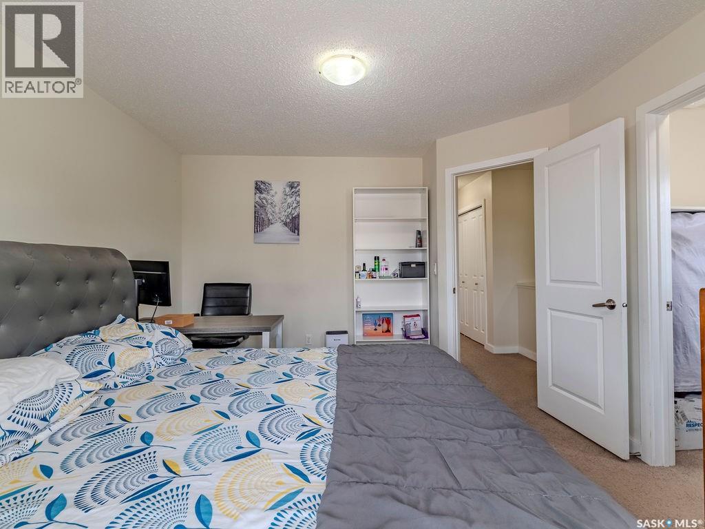 #143 135 Ashworth CRESCENT - 23