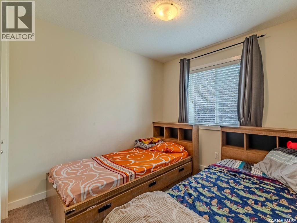 #143 135 Ashworth CRESCENT - 27