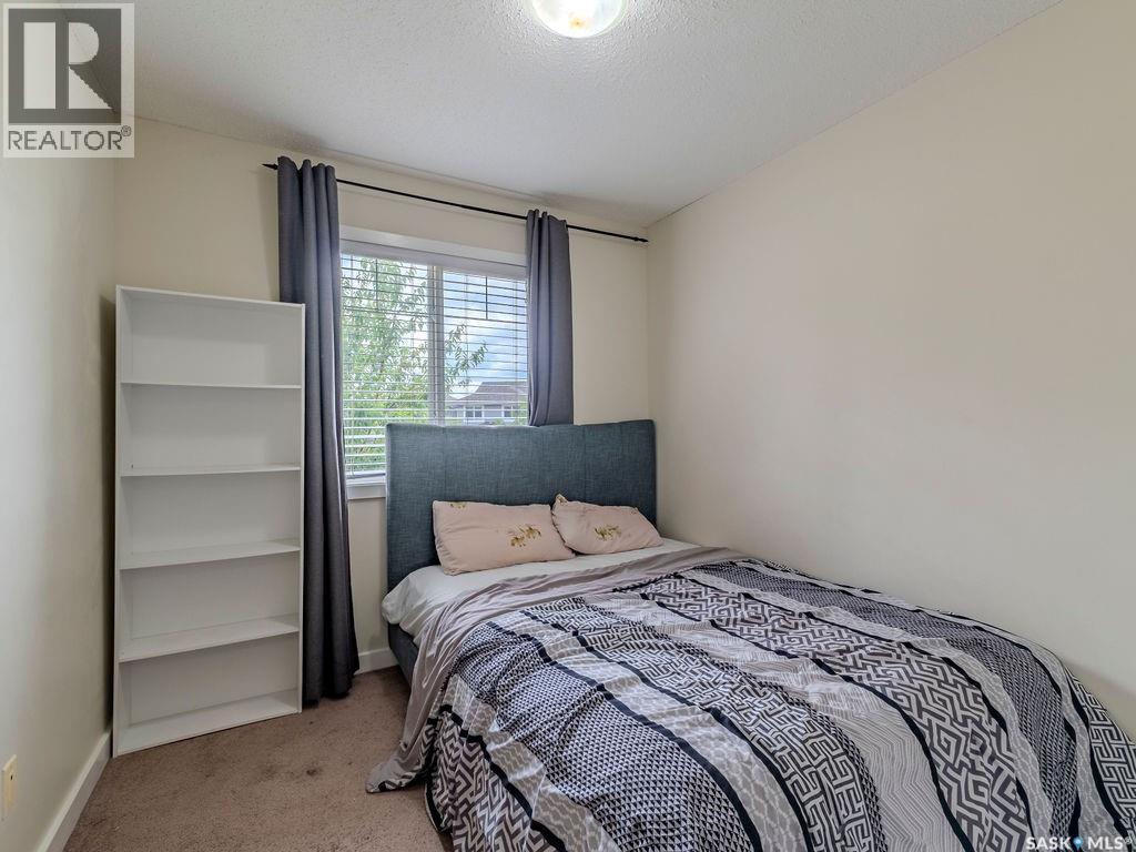#143 135 Ashworth CRESCENT - 29