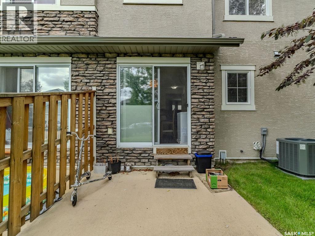 #143 135 Ashworth CRESCENT - 41