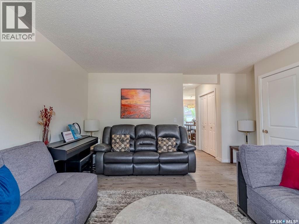 #143 135 Ashworth CRESCENT - 9