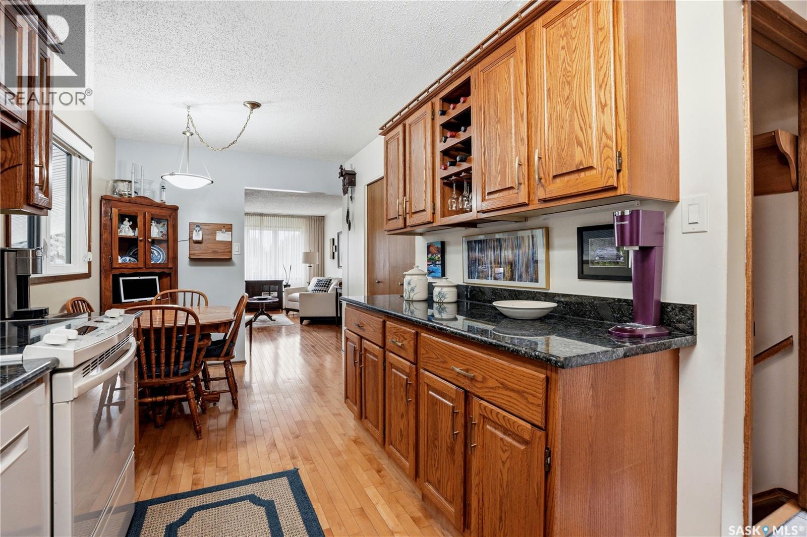 3801 Diefenbaker DRIVE - 13