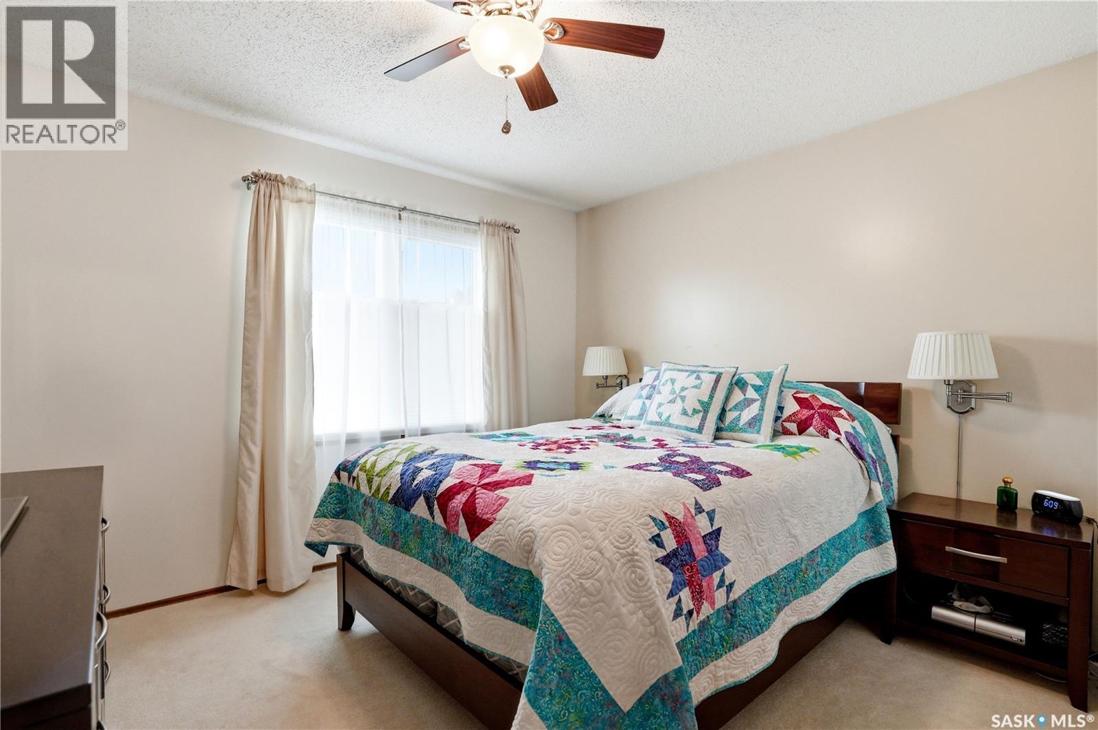 3801 Diefenbaker DRIVE - 17