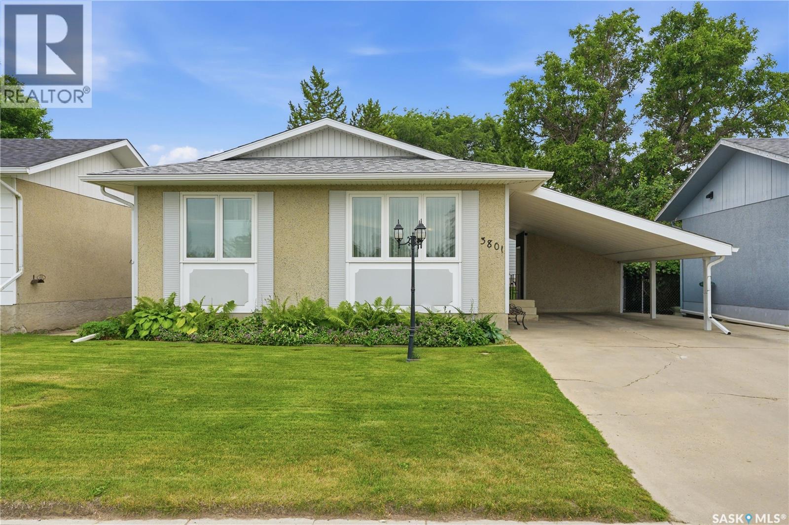 3801 Diefenbaker DRIVE - 2