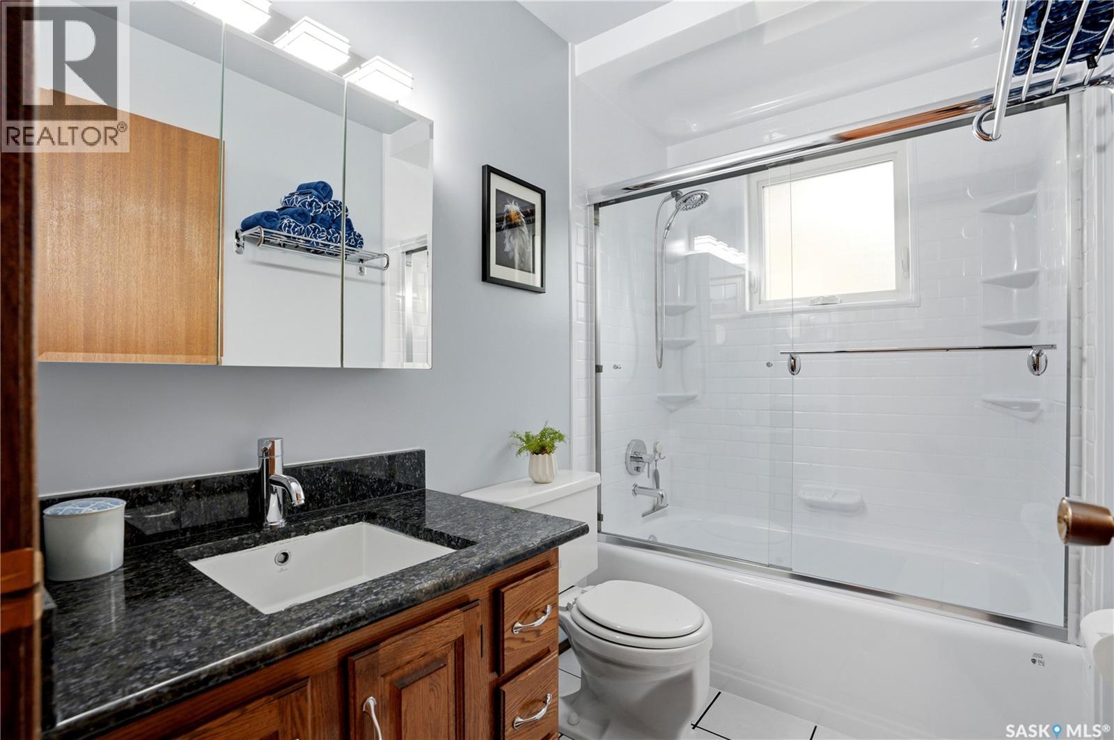 3801 Diefenbaker DRIVE - 21