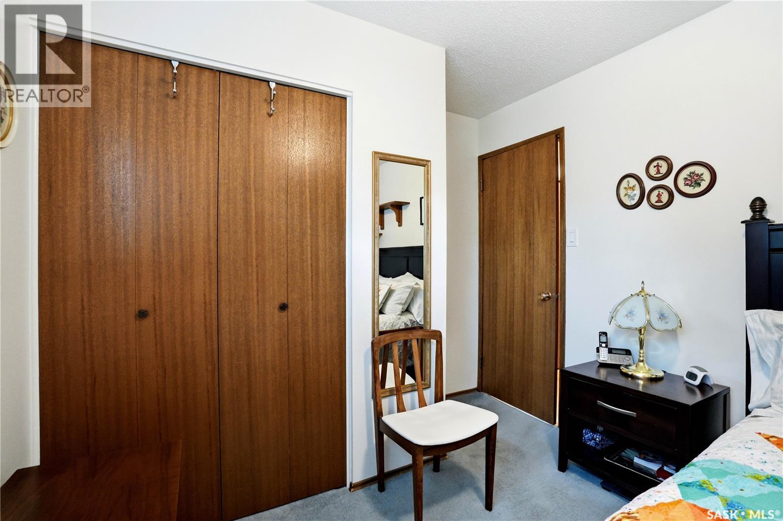 3801 Diefenbaker DRIVE - 23