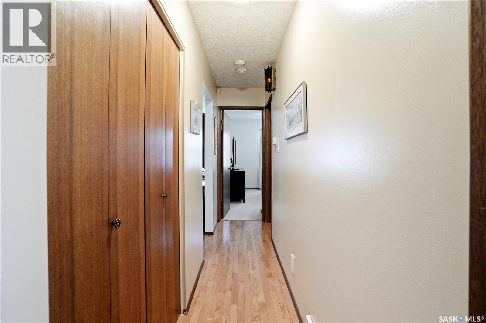 3801 Diefenbaker DRIVE - 24