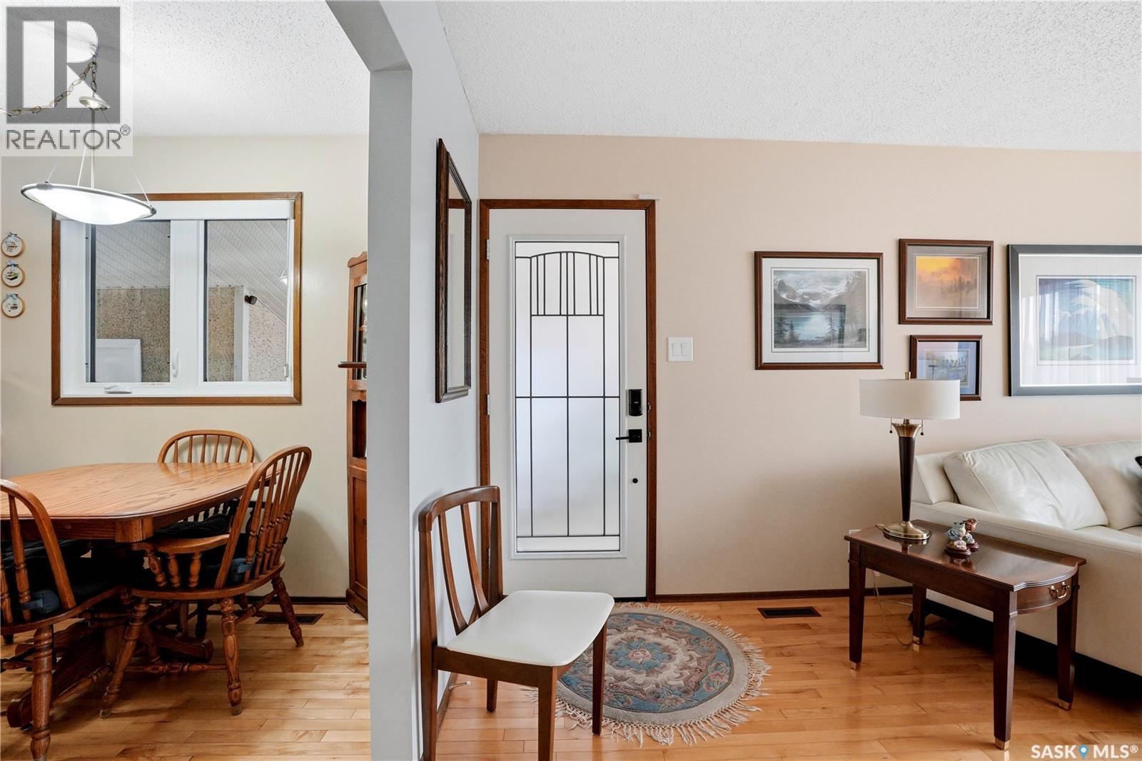 3801 Diefenbaker DRIVE - 3