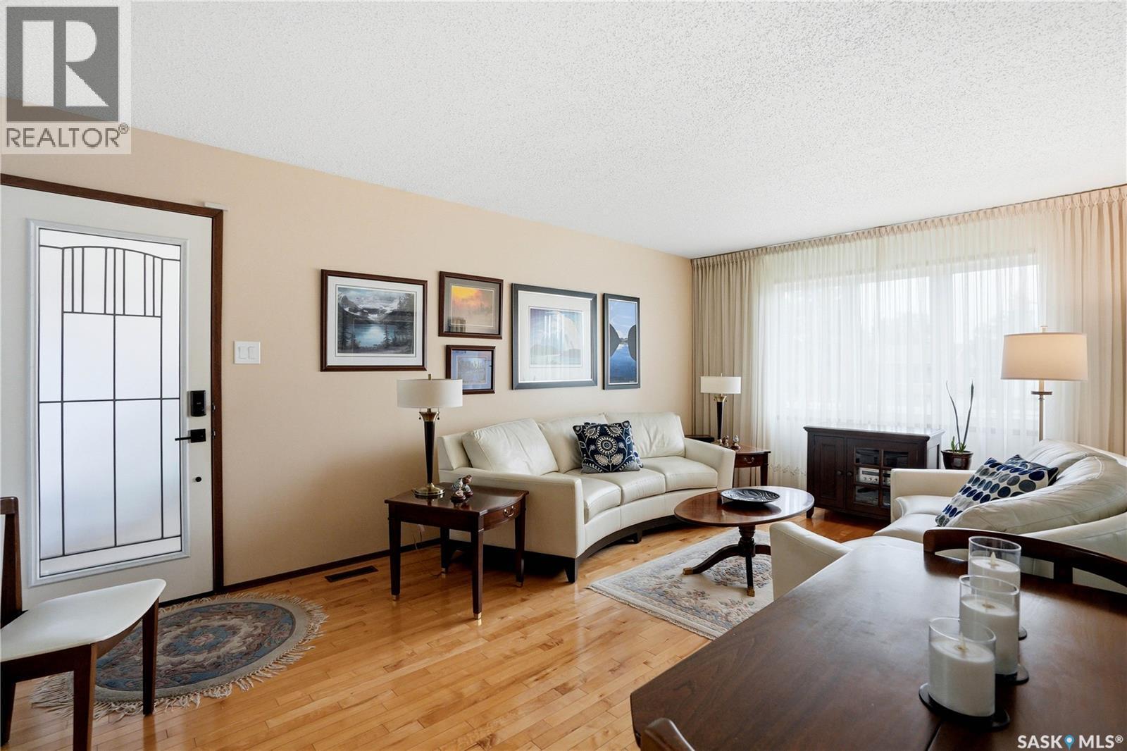 3801 Diefenbaker DRIVE - 4