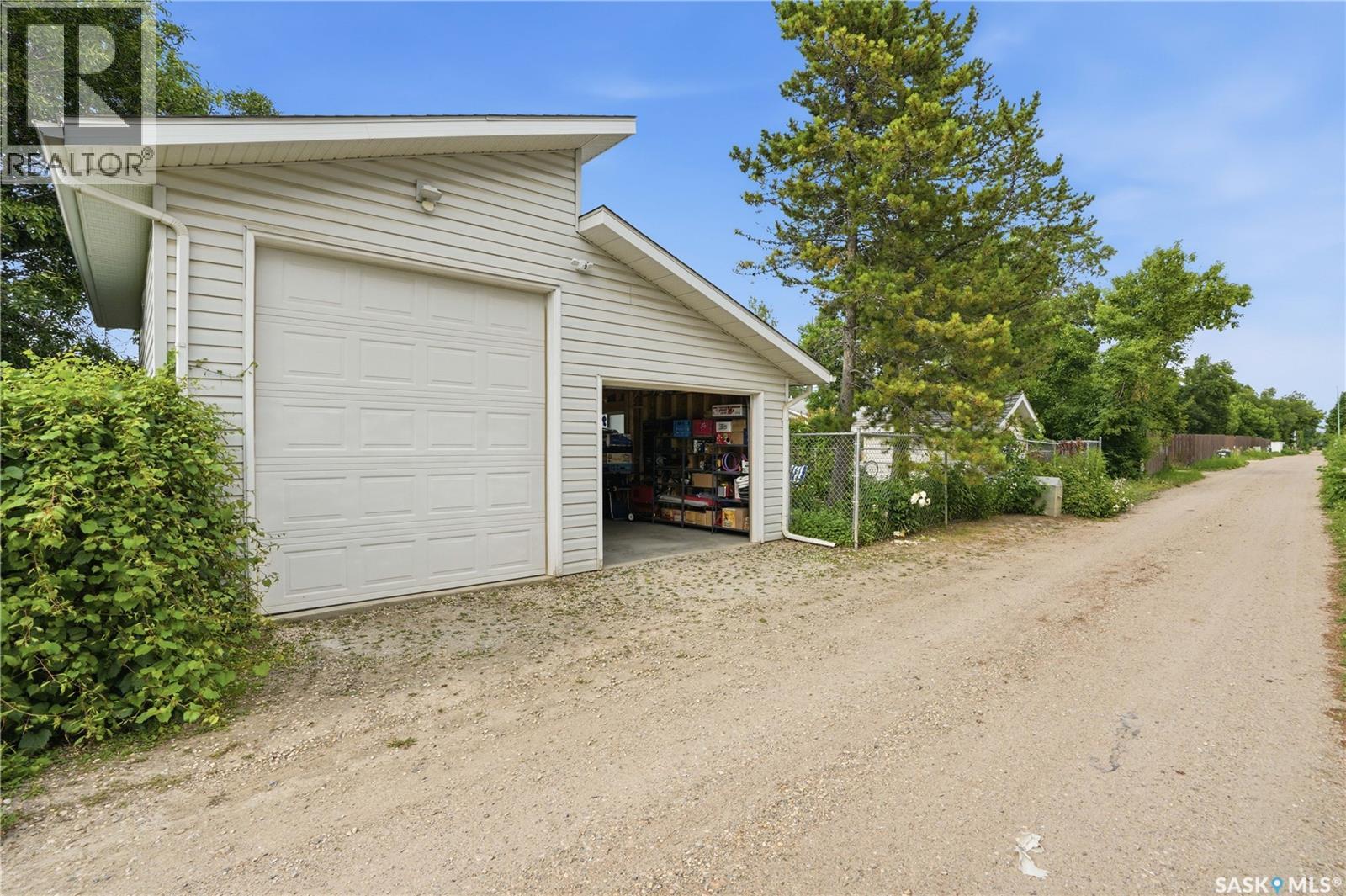 3801 Diefenbaker DRIVE - 40