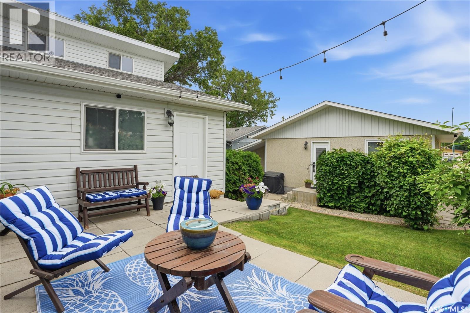 3801 Diefenbaker DRIVE - 44