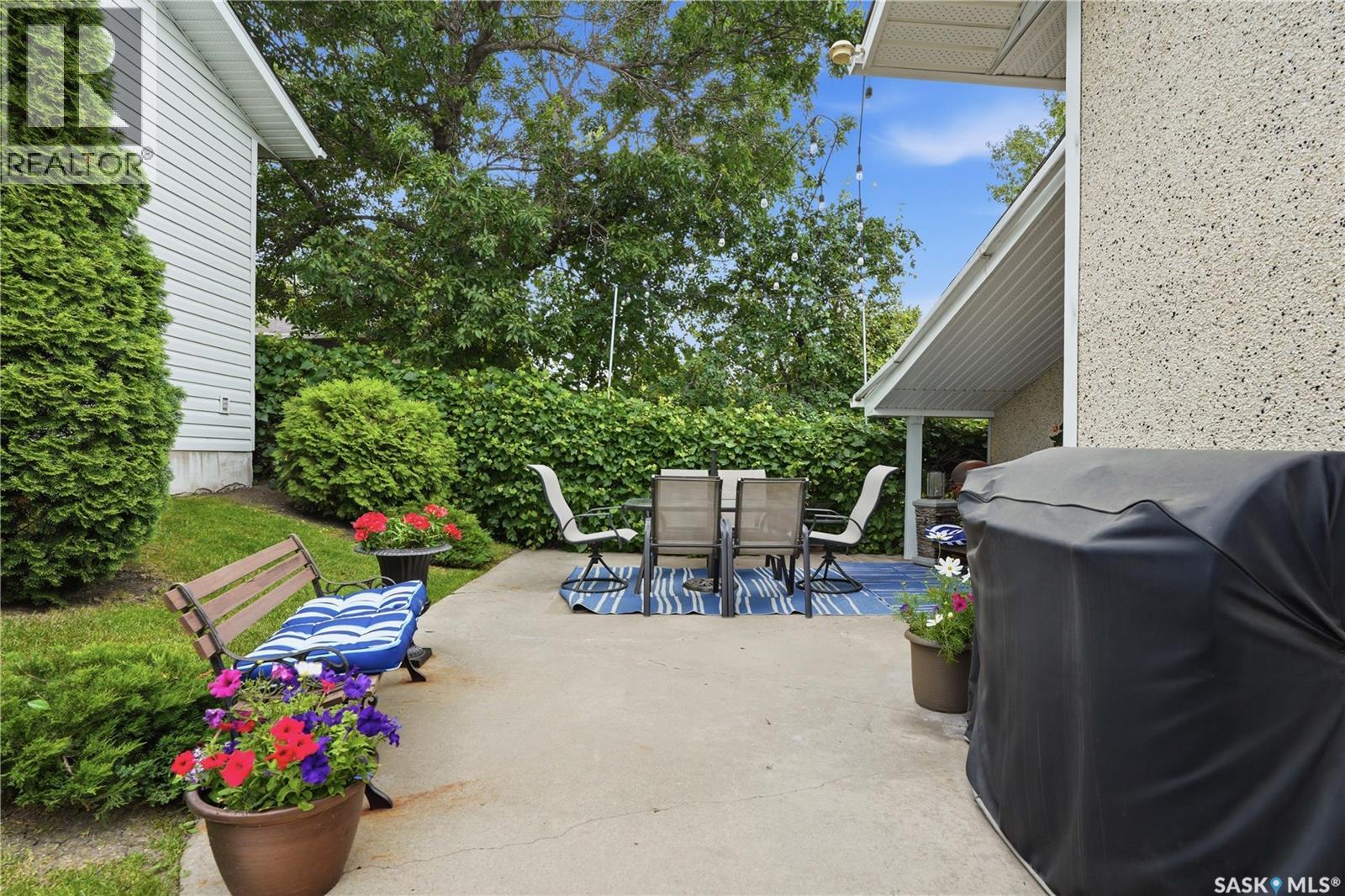 3801 Diefenbaker DRIVE - 45