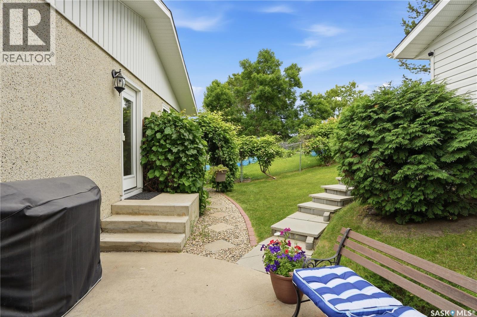 3801 Diefenbaker DRIVE - 48