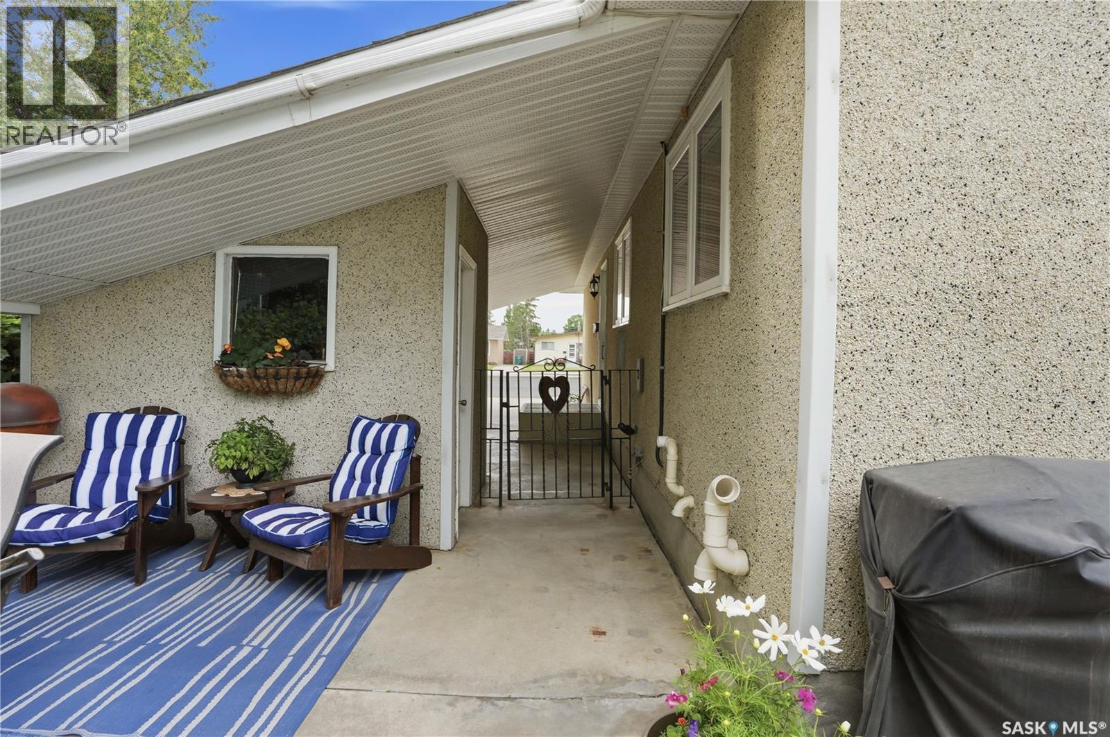 3801 Diefenbaker DRIVE - 50