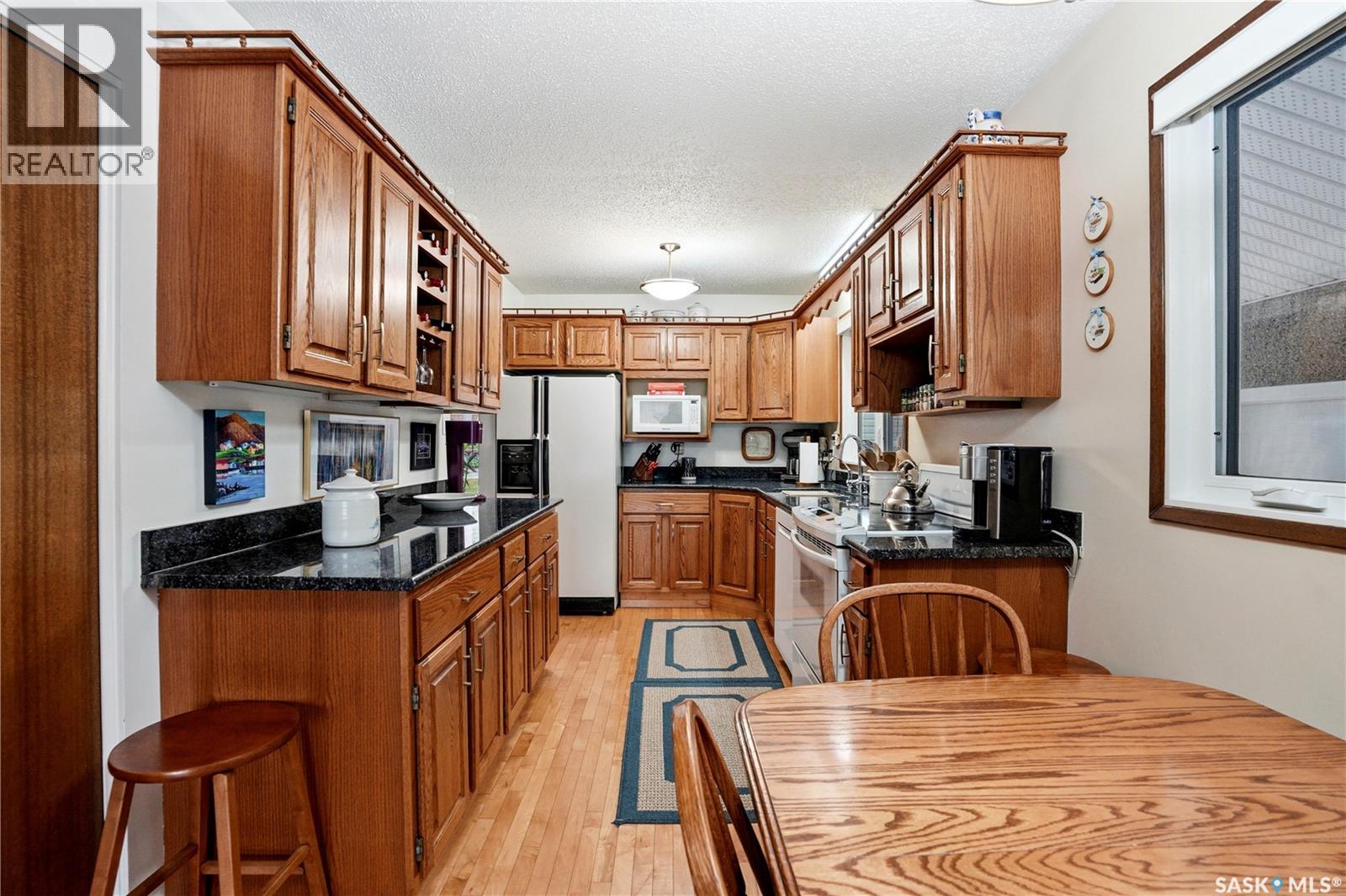 3801 Diefenbaker DRIVE - 9