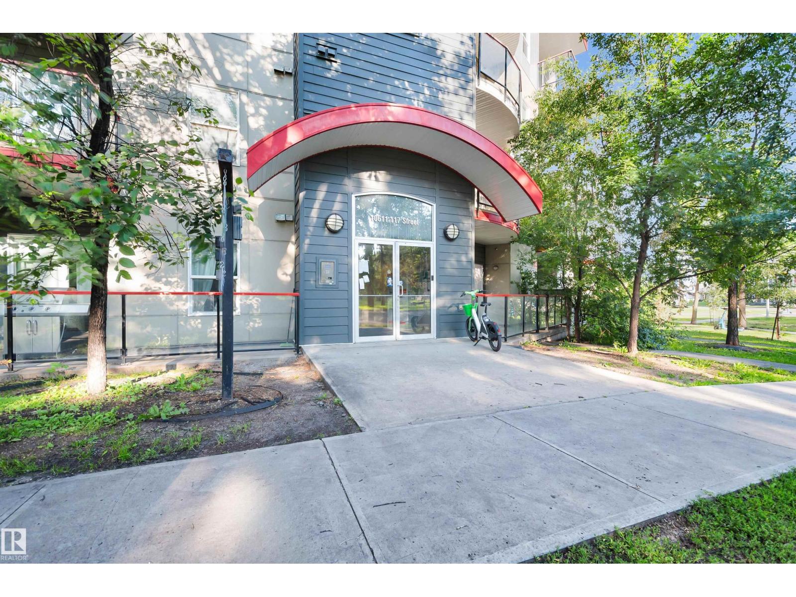 #209 10611 117 ST NW - 21