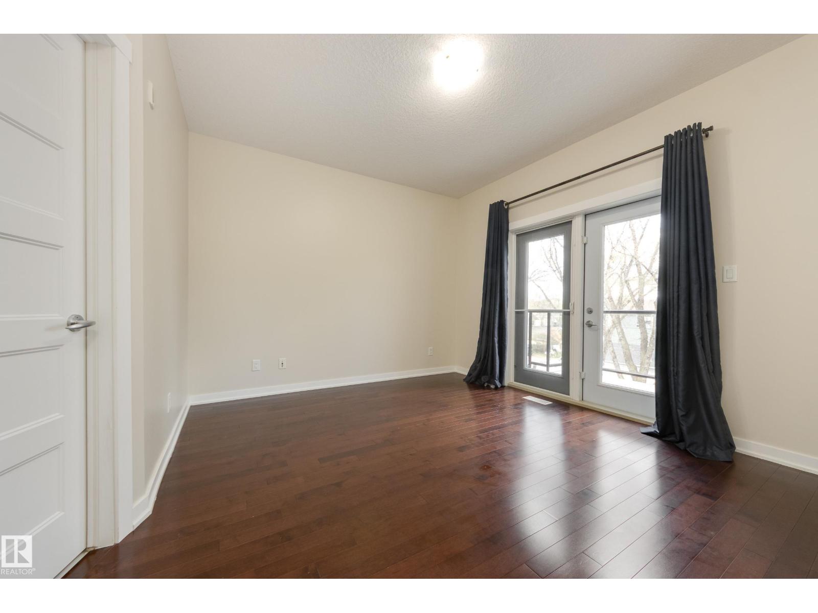 8308 108 ST NW - 20