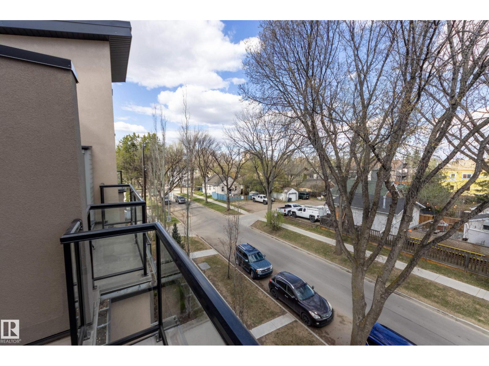 8308 108 ST NW - 29