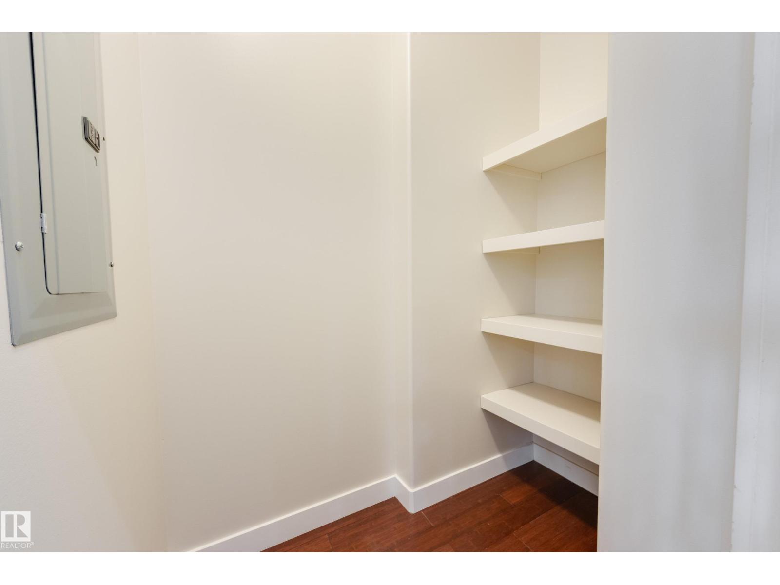 8308 108 ST NW - 11