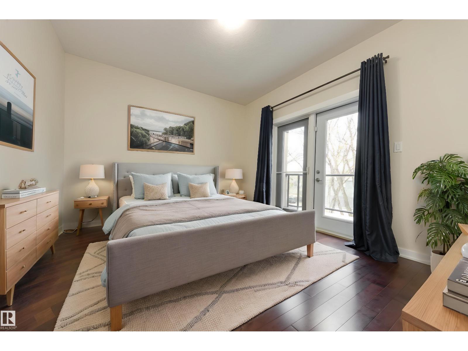 8308 108 ST NW - 21
