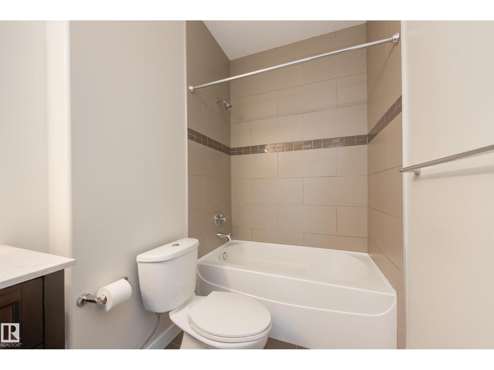 8308 108 ST NW - 25