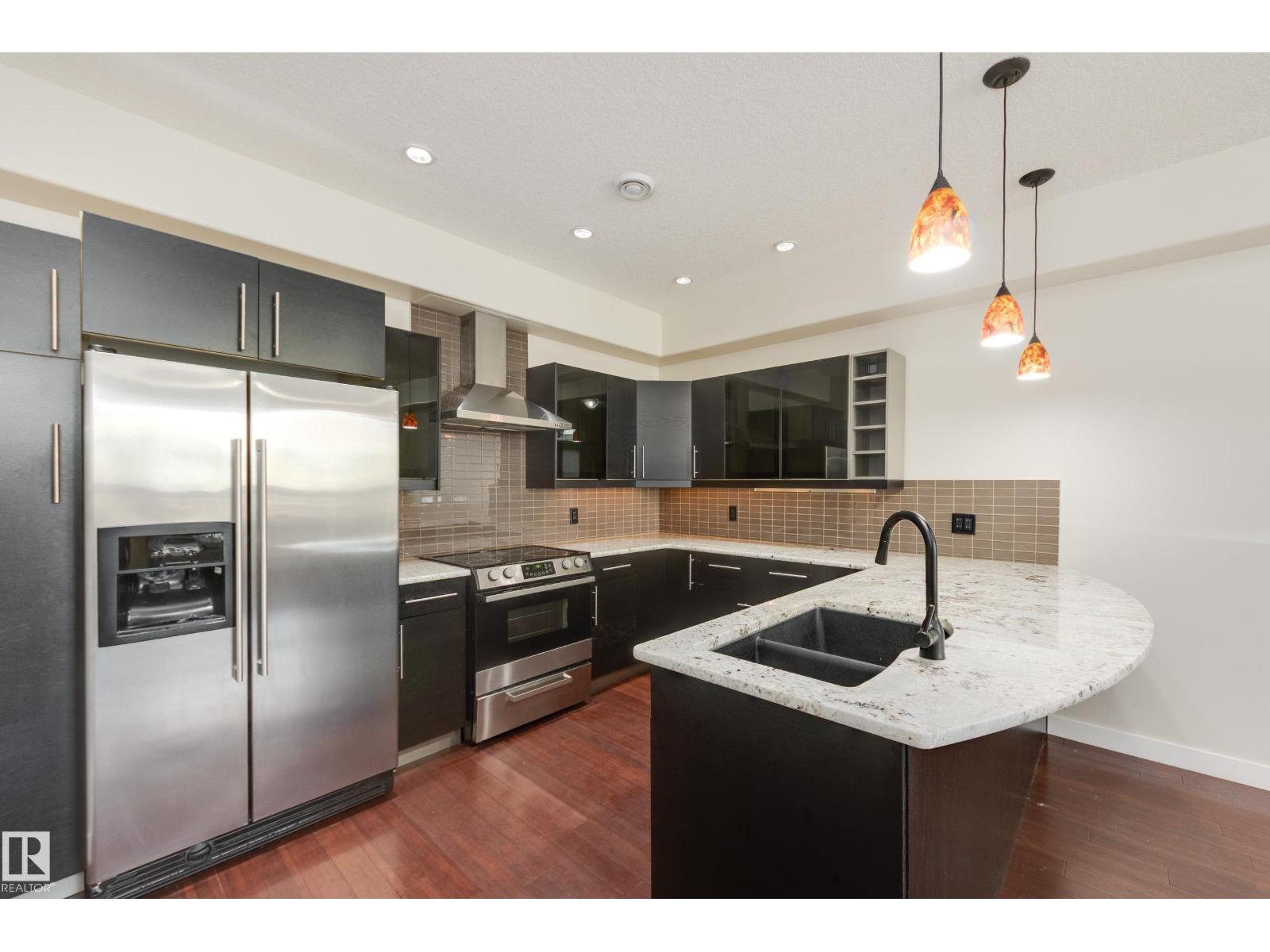8308 108 ST NW - 8