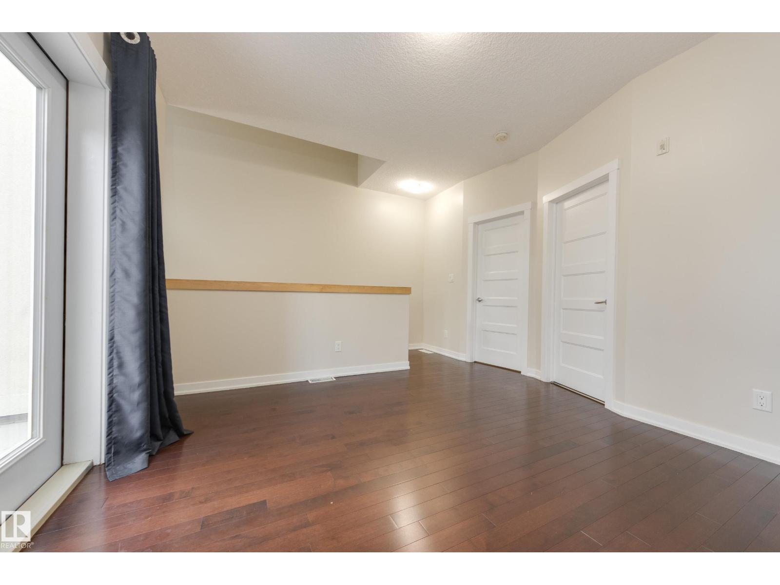 8308 108 ST NW - 23