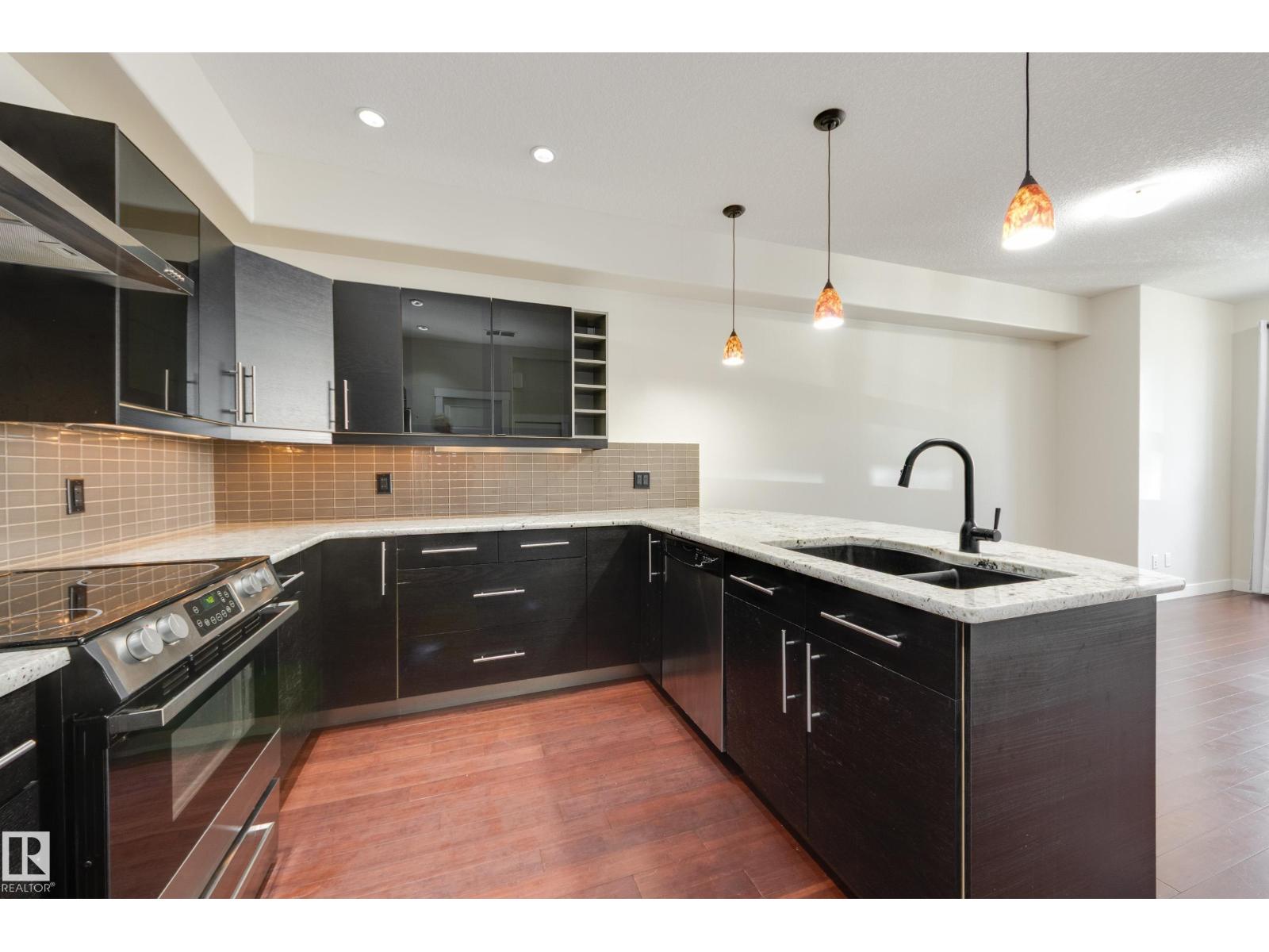 8308 108 ST NW - 9