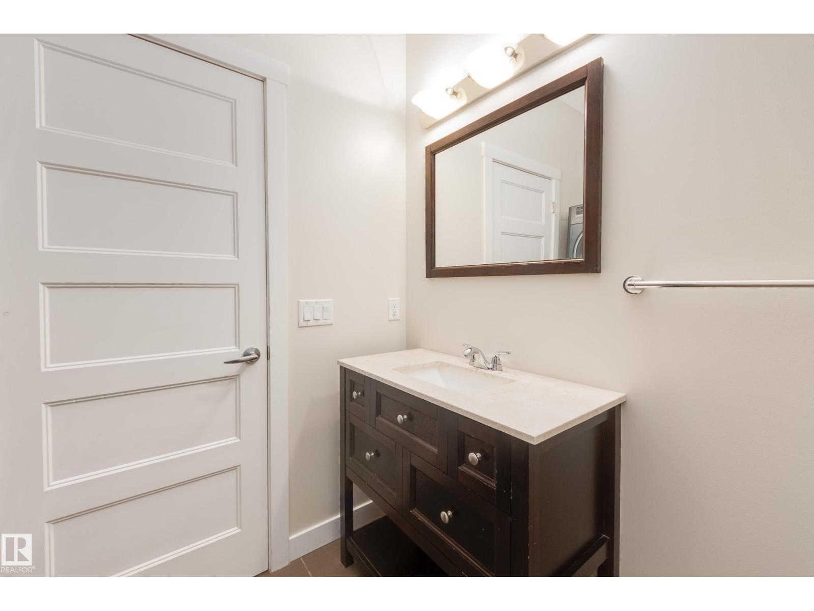 8308 108 ST NW - 16