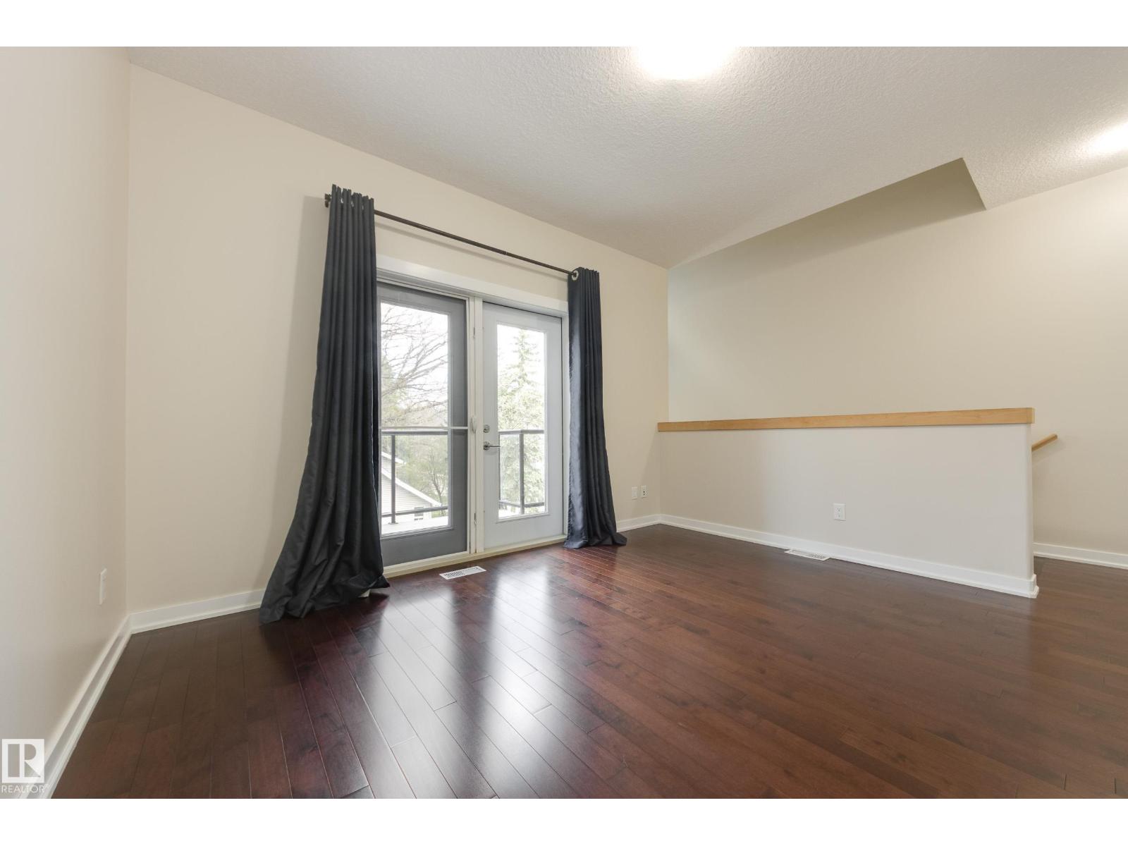 8308 108 ST NW - 22
