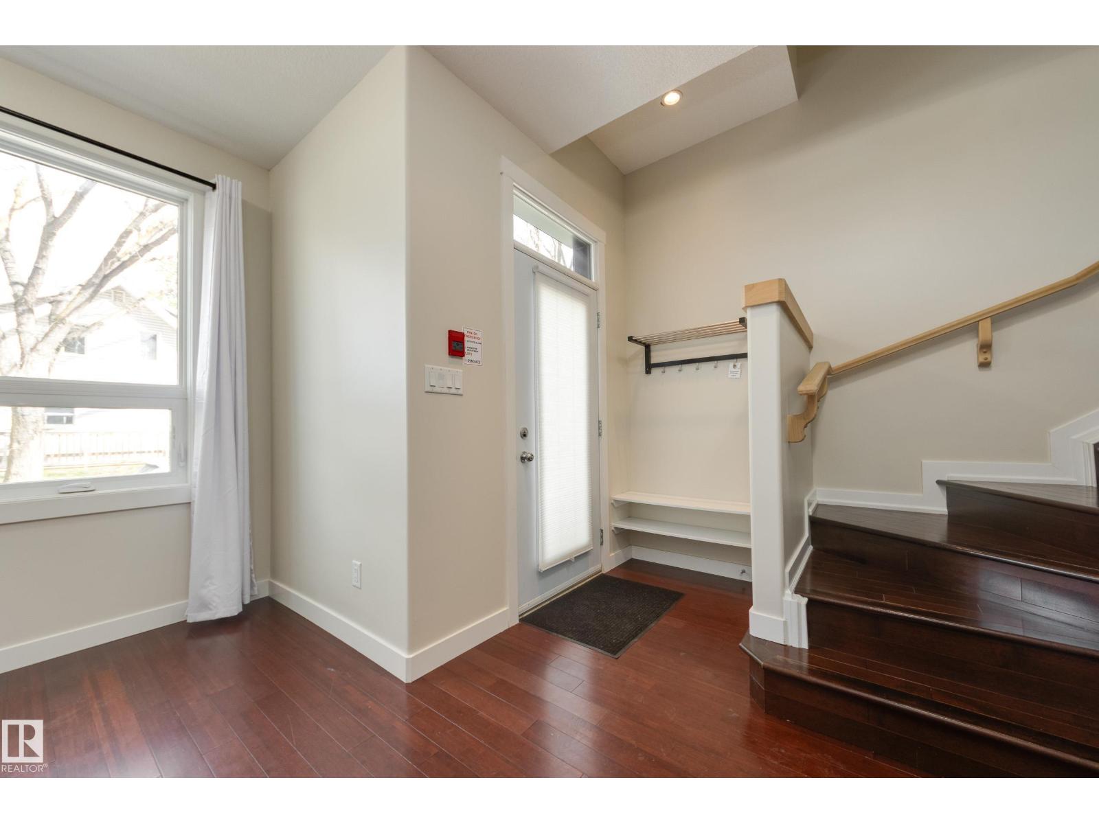8308 108 ST NW - 3