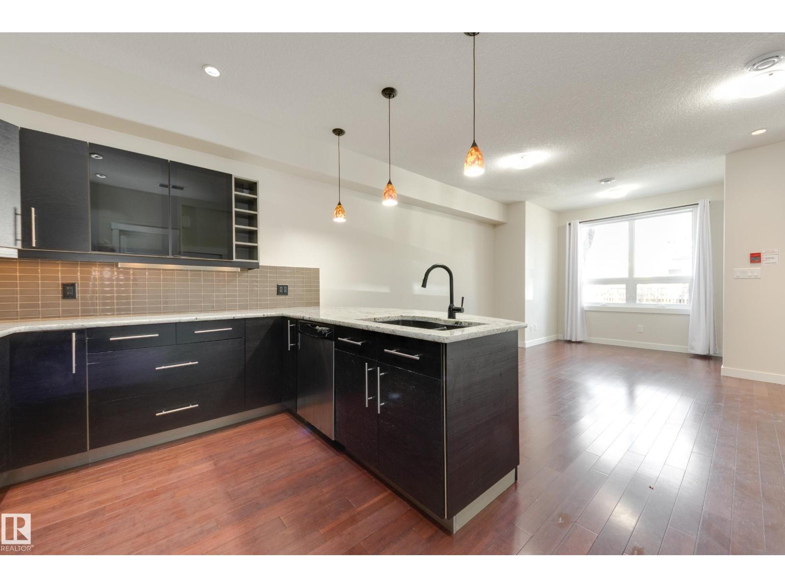 8308 108 ST NW - 12